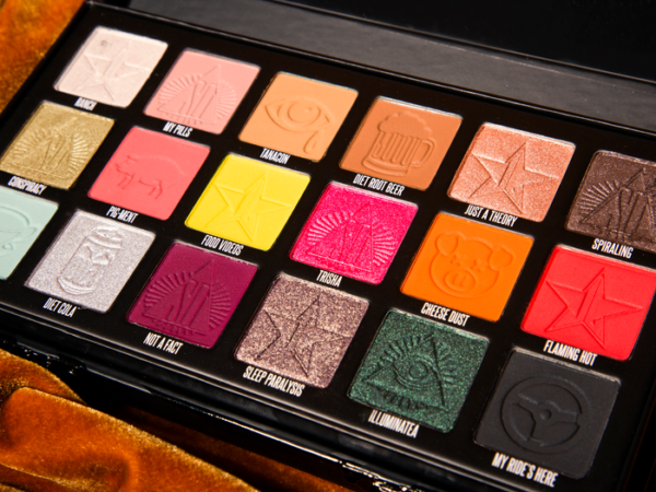 Jeffrey star cosmetic pallet